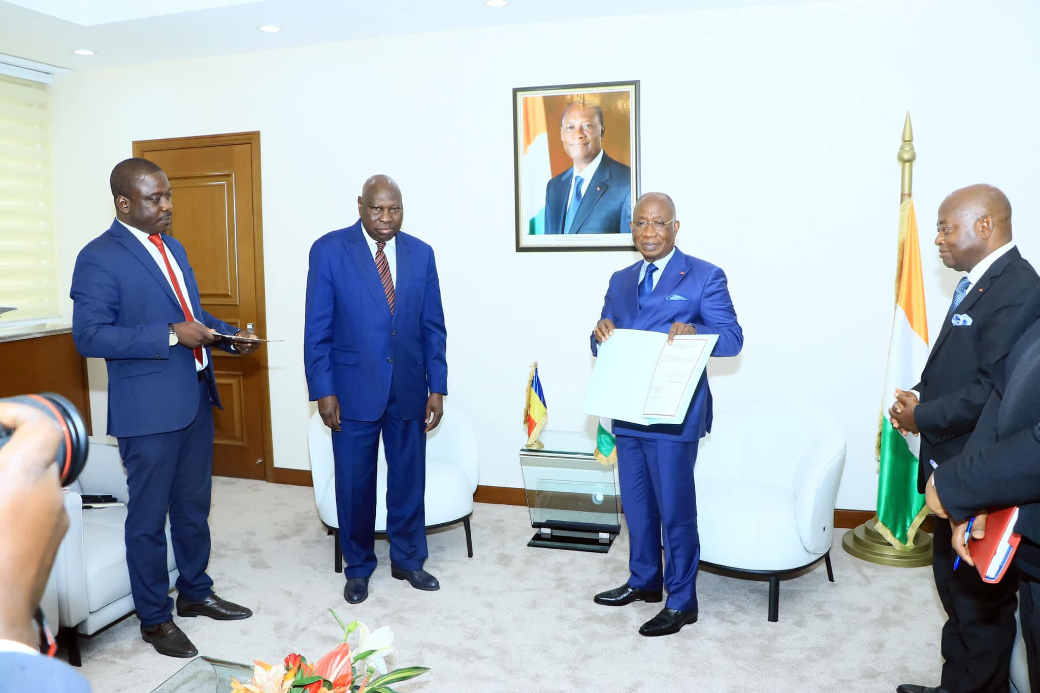 Côte d’Ivoire : le nouvel ambassadeur du Tchad remet les copies figurées de ses lettres de créances
