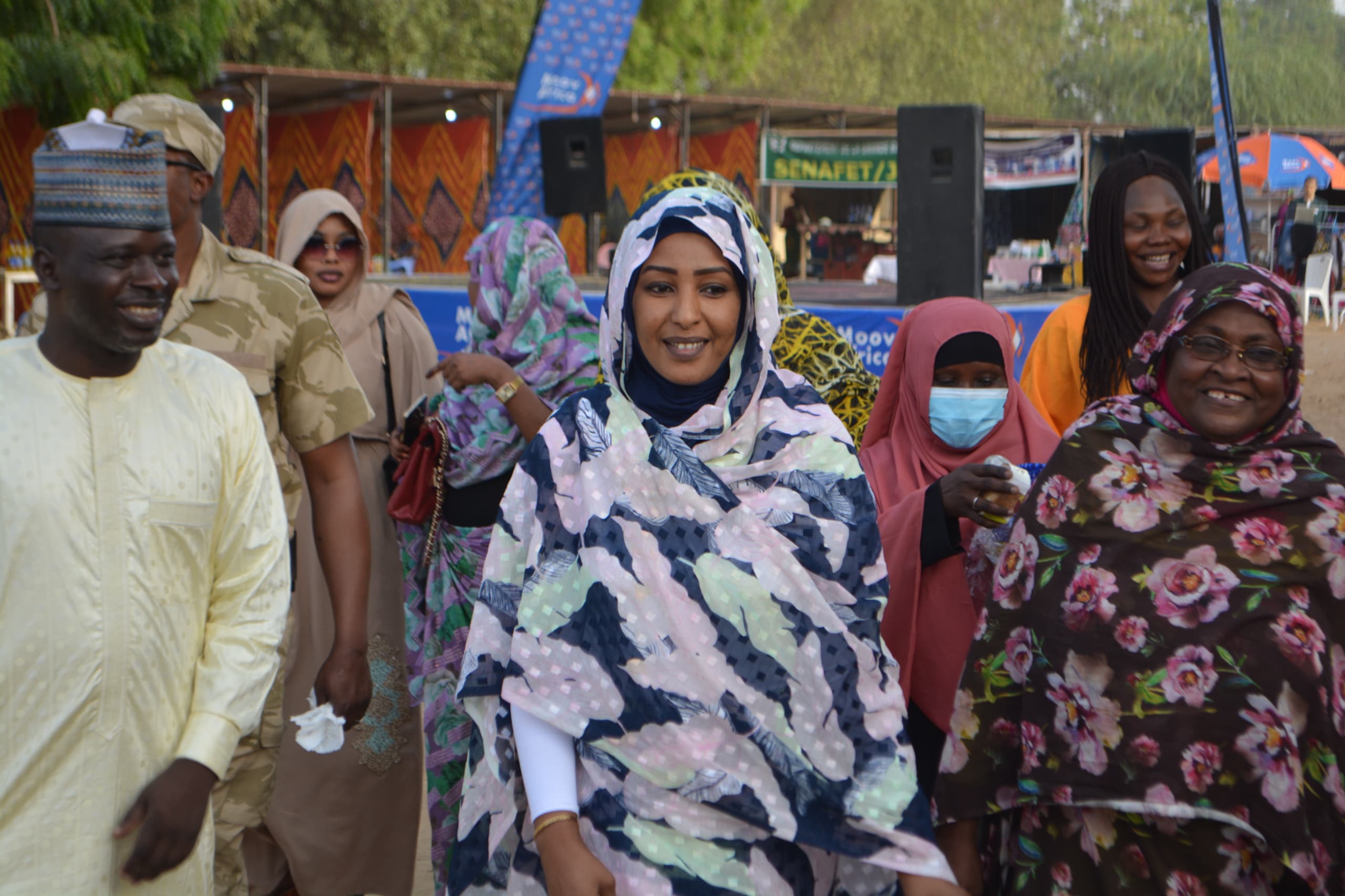 Tchad : la ministre de la Formation professionnelle visite les stands de la Maison de la femme