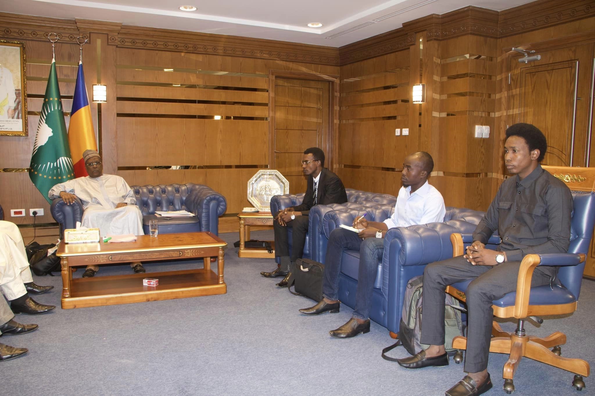 Tchad : Rencontre du Ministre d'État Abderaman Koulamallah avec des étudiants tchadiens au Cameroun