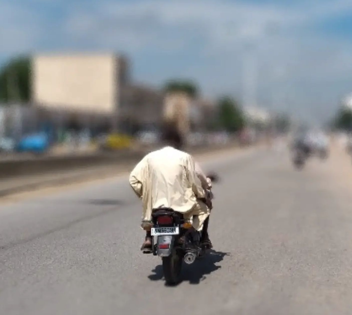 Tchad : à Ndjamena, les engins à deux roues circulent sans rétroviseurs