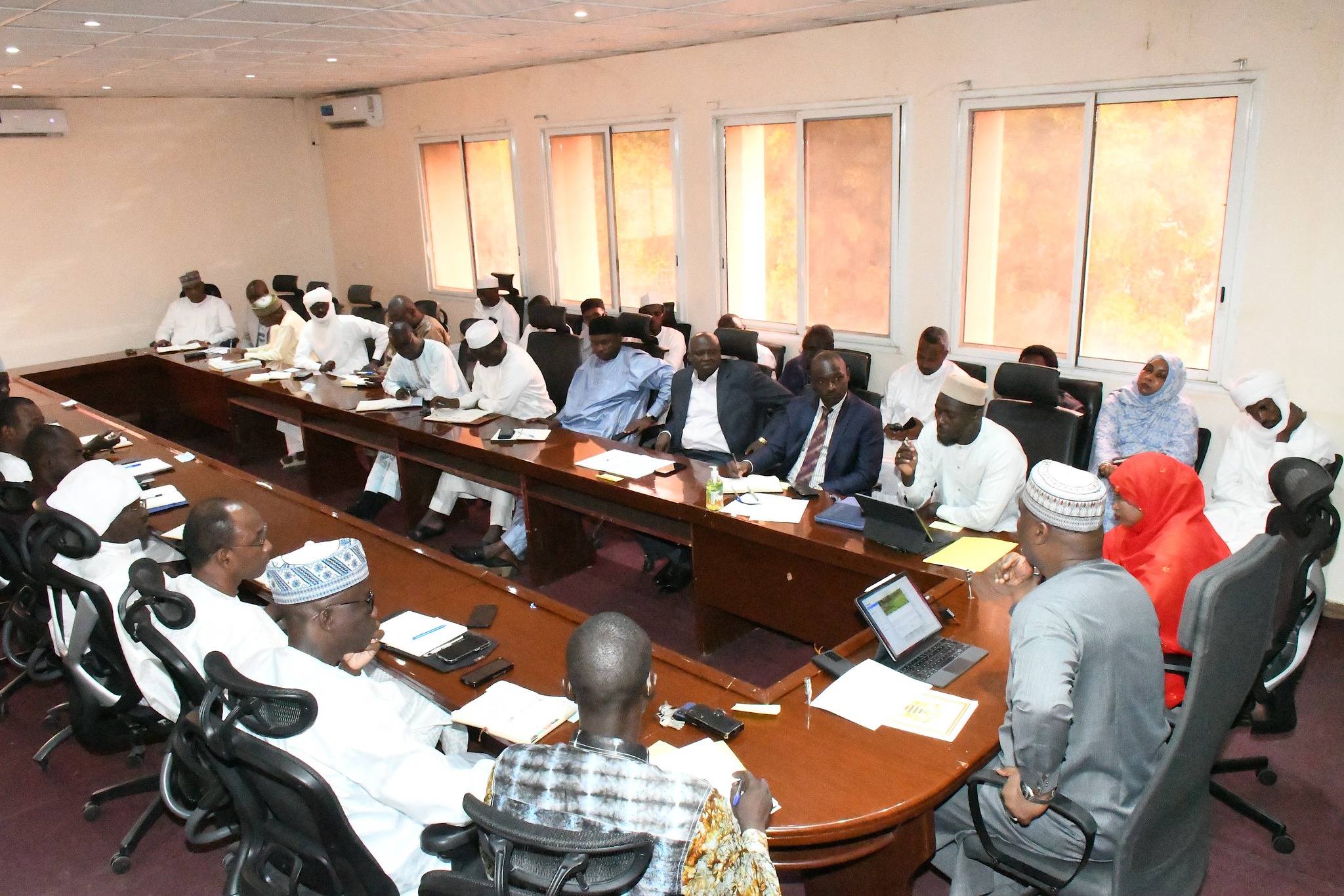 Tchad : Rencontre entre le Ministre des Infrastructures, Aziz Mahamat Saleh, et l'ensemble de son personnel