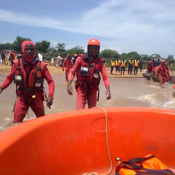 Tchad – Cameroun (Kousseri) : Sapeurs-pompiers tchadiens et camerounais s’entraînent aux secours fluviaux