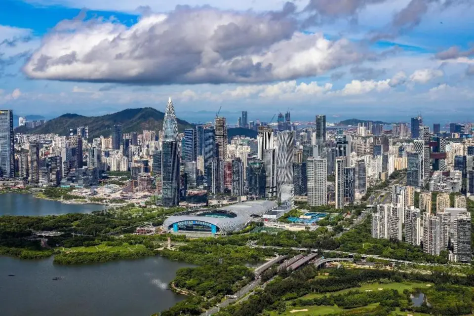 Photo shows a view of Shenzhen, south China's Guangdong province. (Photo by Chen Zhiqiang/People's Daily Online)