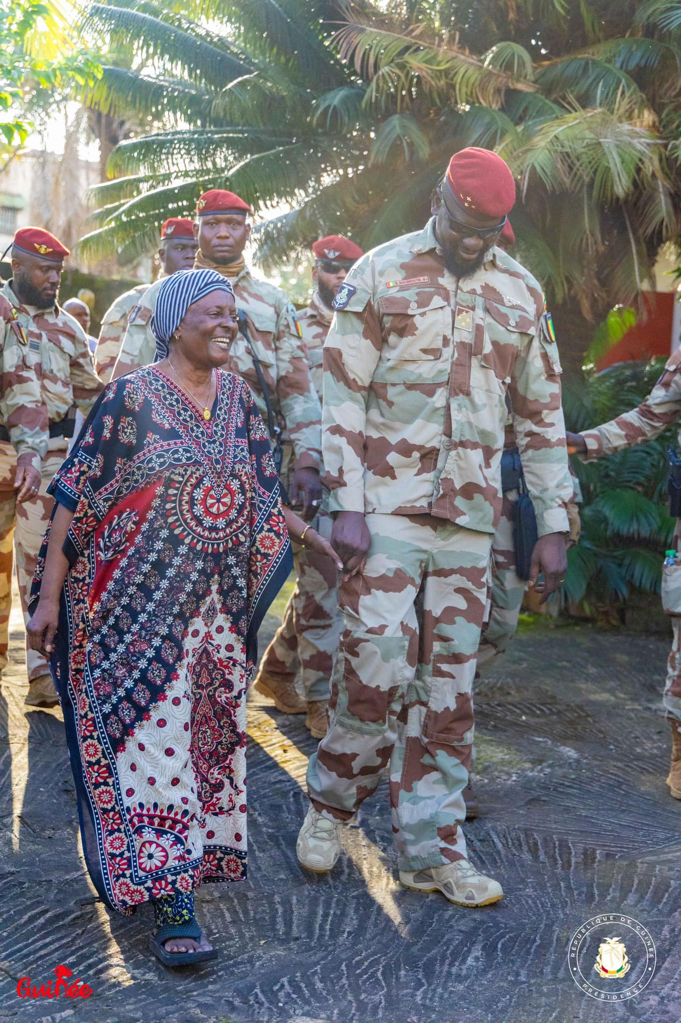 Guinée : le général Doumbouya rend une visite de courtoisie à la facilitatrice Hadja Aïcha Bah