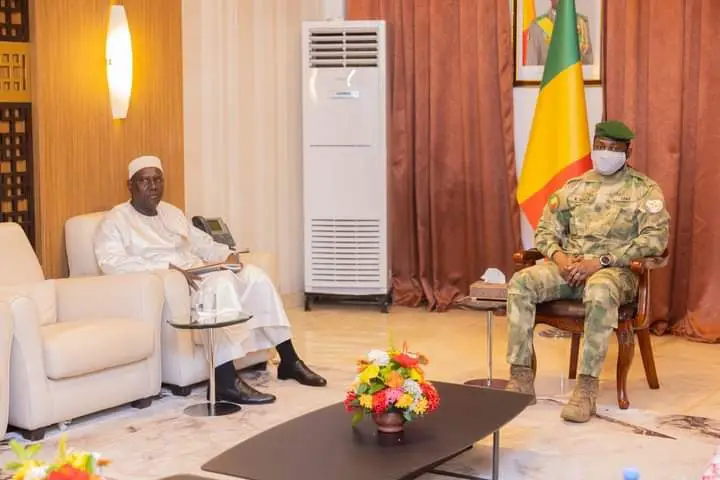 Mali : le président de la Transition reçoit cinq nouveaux ambassadeurs du Mali