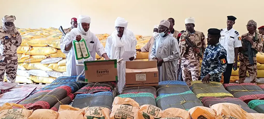 Tchad : au Batha, le gouverneur reçoit un don de vivres destiné aux sinistrés des inondations