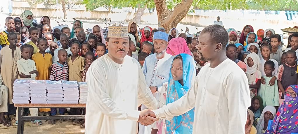 Tchad : au Batha, remise des kits scolaires et des frais d'inscription à 400 élèves du primaire