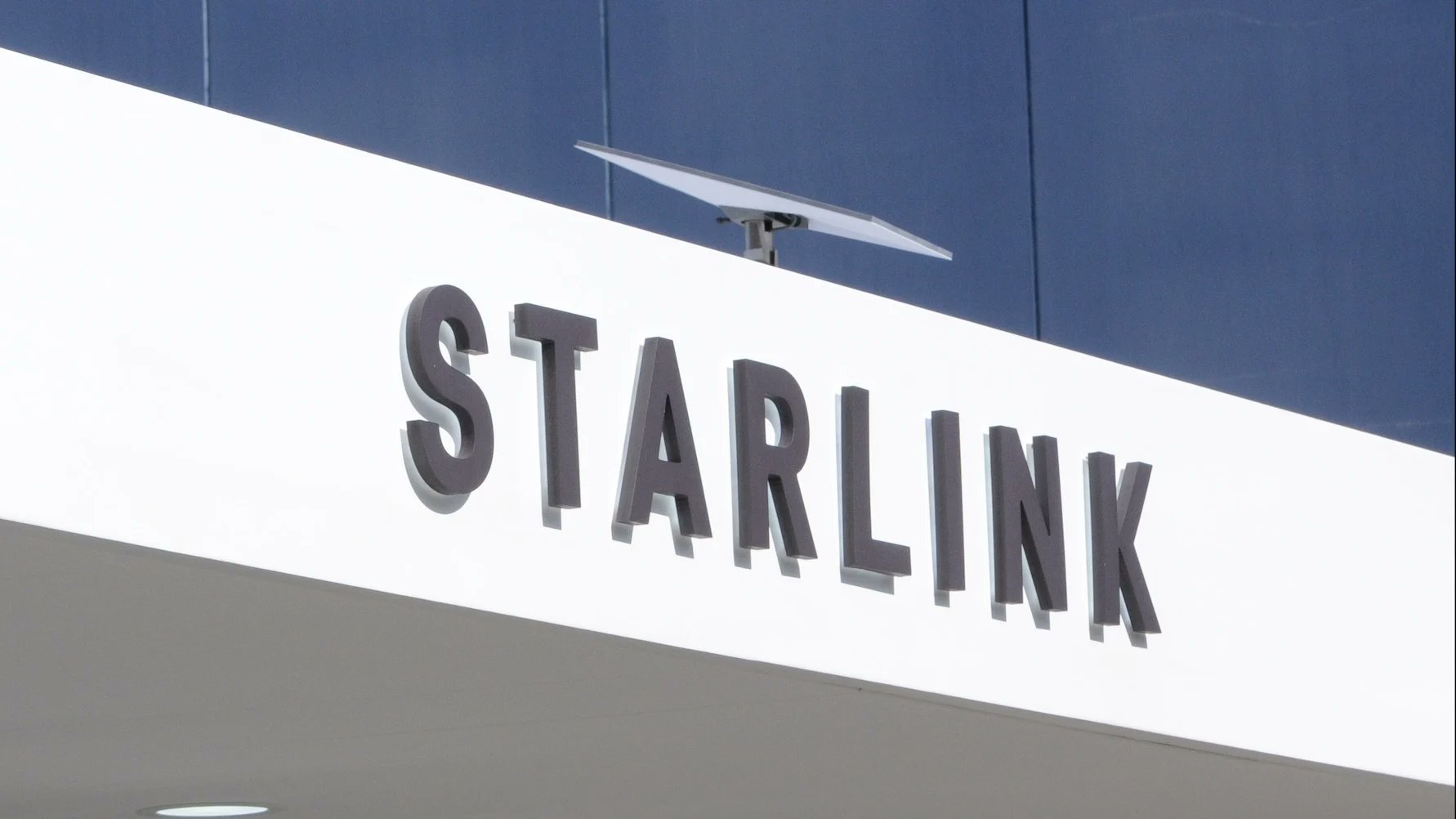 Elon Musk annonce l'arrivée de Starlink au Tchad pour révolutionner la connectivité