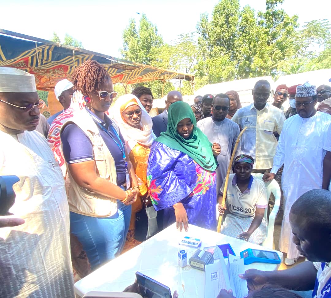 Tchad : L'État et le PAM distribuent des aides et des kits scolaires aux victimes des inondations