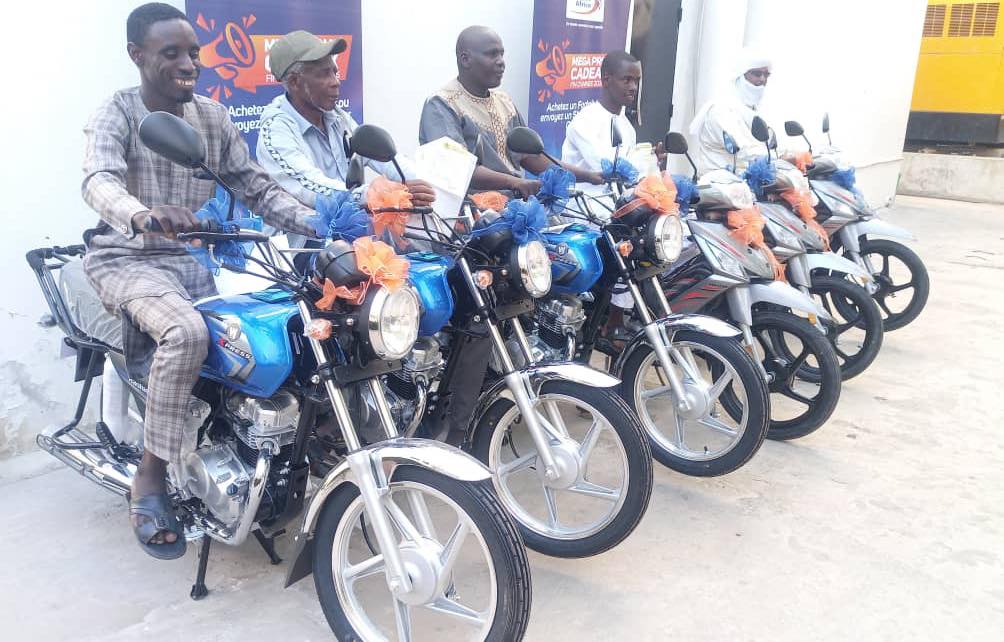 Tchad : Six chanceux gagnent des motos dans la méga promo de fin d'année de Moov Africa