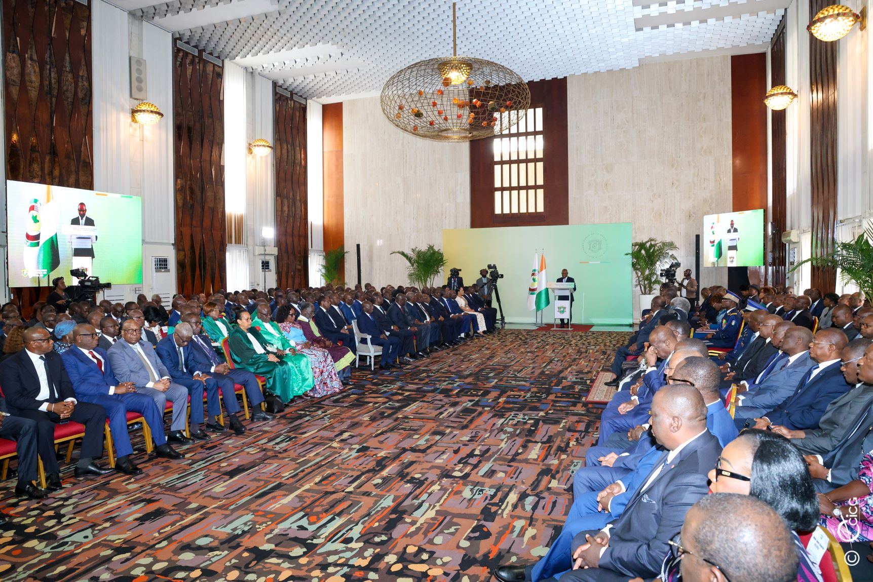 Côte d’Ivoire : le président Alassane Ouattara assure le secteur privé du soutien de l’Etat