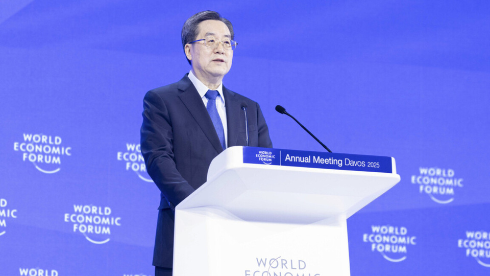 Chinese Vice-Premier Ding Xuexiang delivers a speech at the World Economic Forum (WEF) Annual Meeting 2025 in Davos, Switzerland, on Jan 21, 2025. (PHOTO / XINHUA)