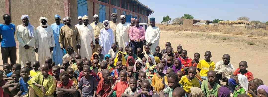 Tchad : au Guéra, visite de l'inspecteur départemental de l'Education nationale à Eref