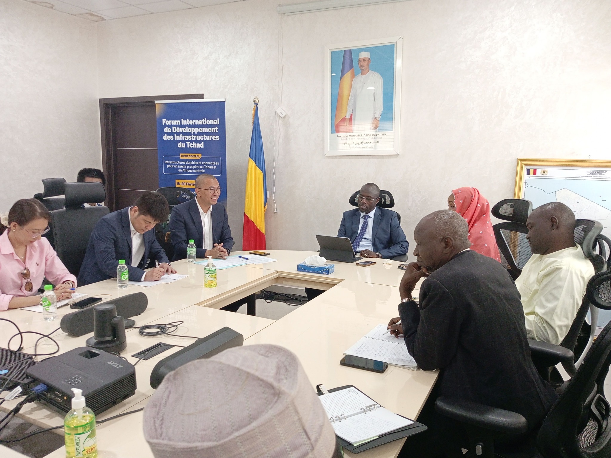 Tchad : Le ministre des Infrastructures met la pression sur les entreprises pour accélérer les travaux