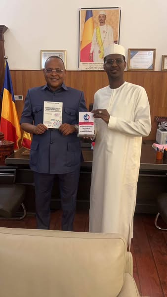 Le Tchad célèbre l'excellence : Dr Korom Acyl Dagache honoré par le ministre de la Culture