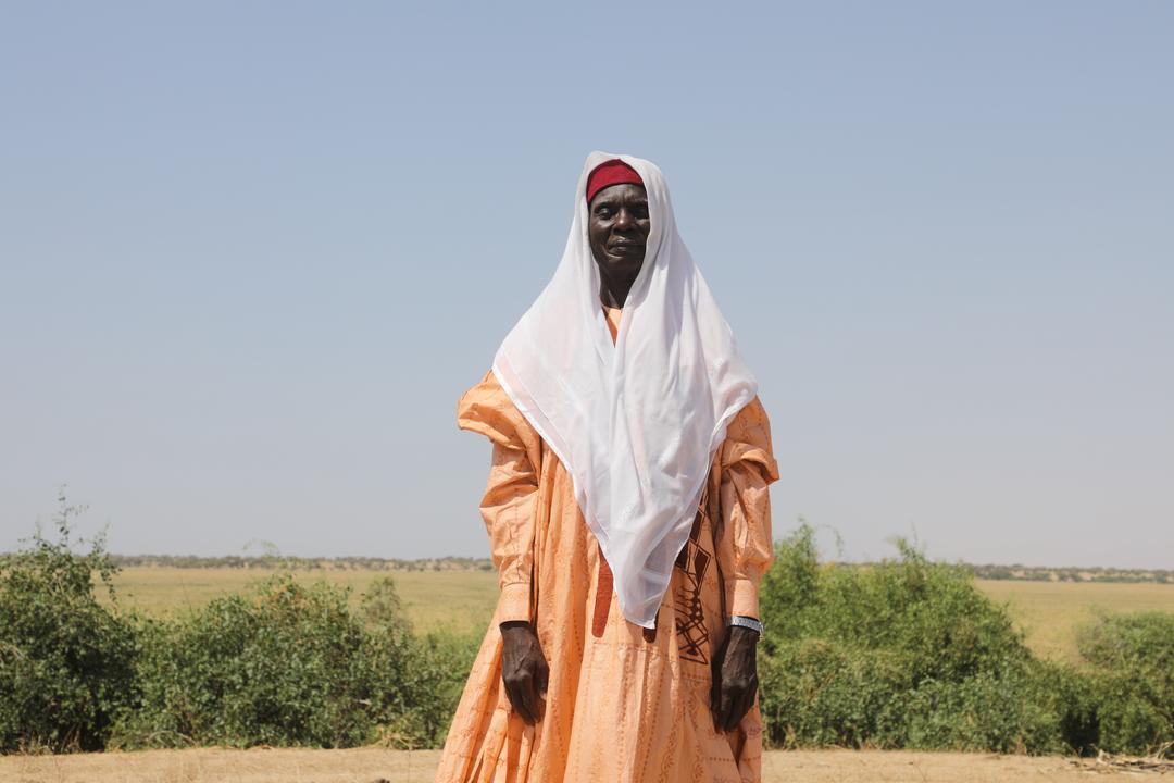 Sa Majesté Youssouf Mbodou Mbami, chef du canton de Bol, Lac Tchad. Images : Asma Achahboun WFP Chad