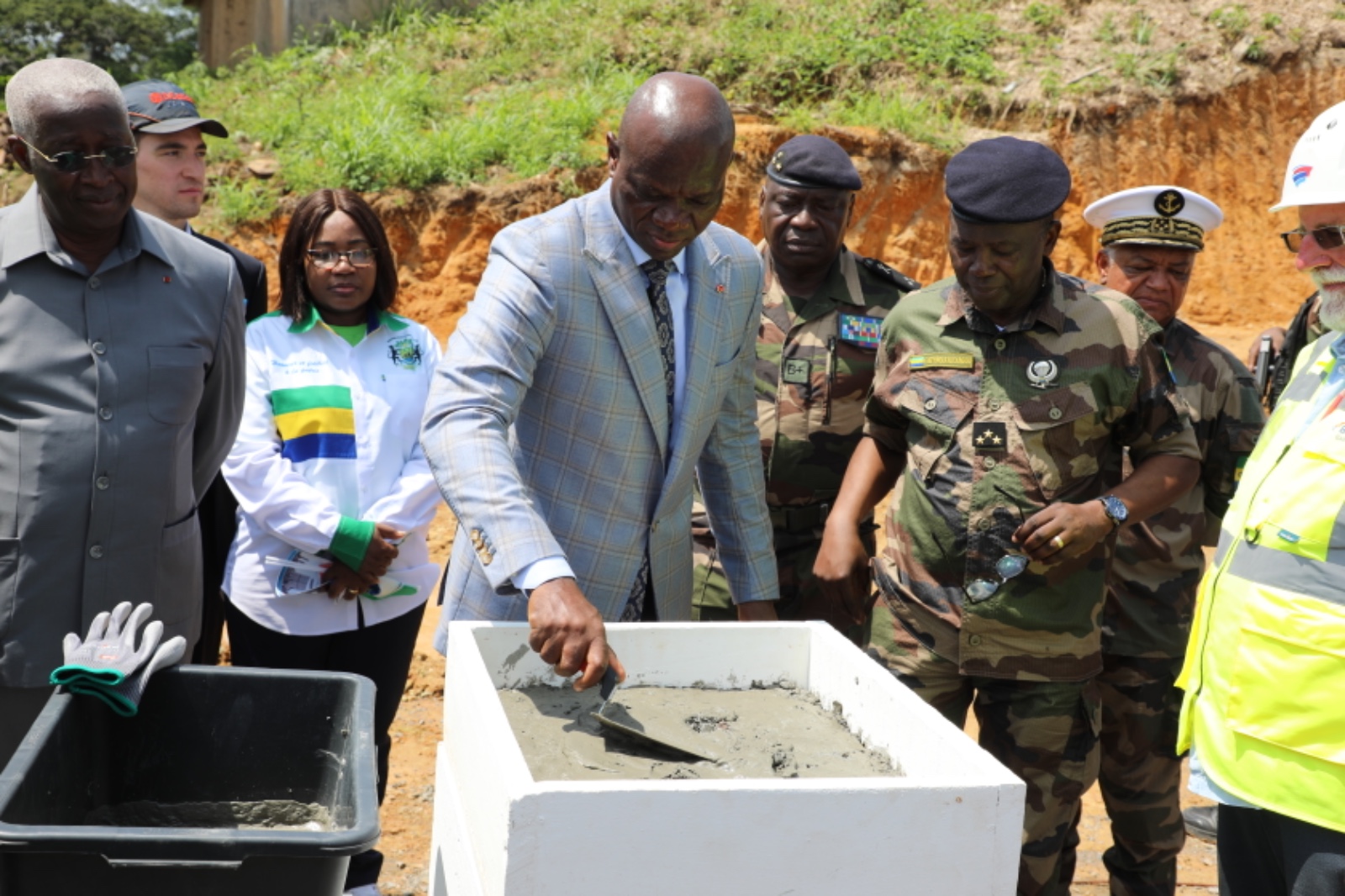 Gabon : le chef de l’Etat lance les travaux du nouveau pont sur la Banga