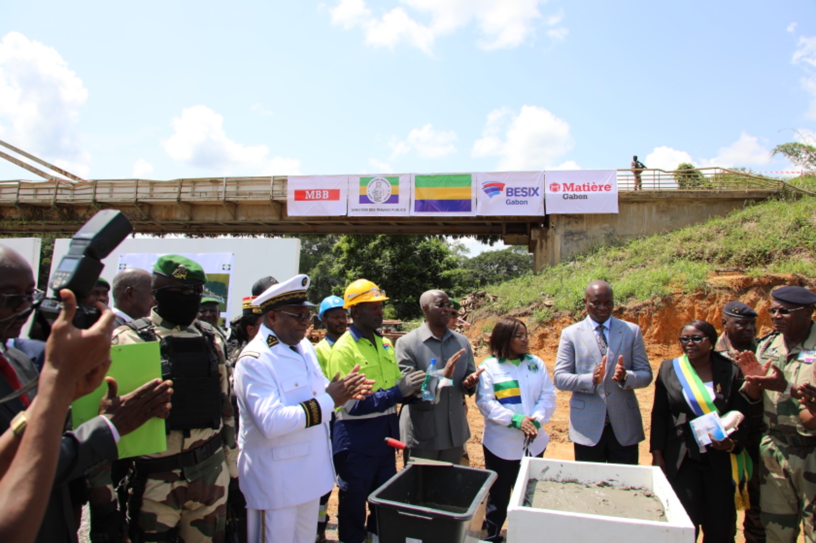 Gabon : le chef de l’Etat lance les travaux du nouveau pont sur la Banga