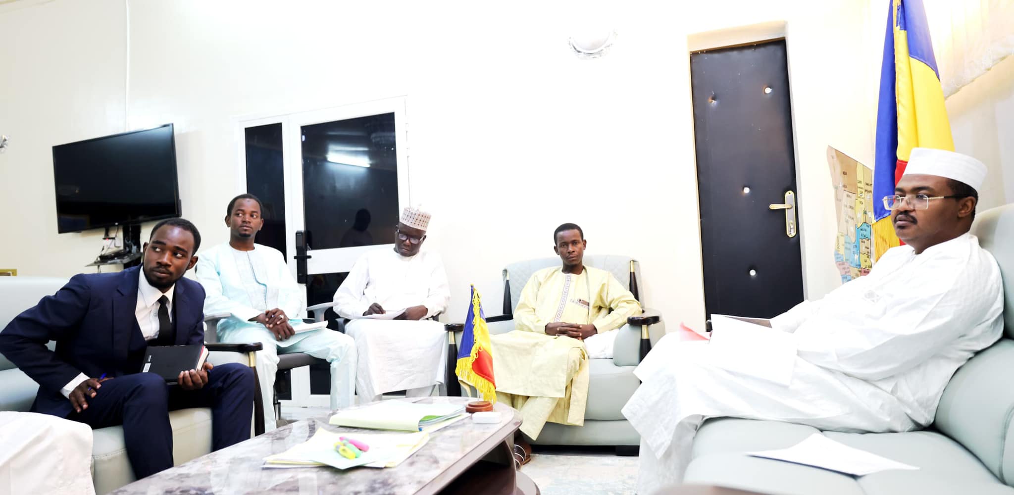 Tchad :  Rencontre entre le Ministre de la Jeunesse et des Sports et un groupe de jeunes porteurs de projets