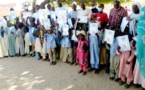 Tchad : "Al-Rahma" offre des fournitures scolaires à des écoliers au Ouaddaï