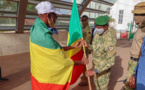 Mali : il marche 400 km pour offrir le drapeau au président de la transition