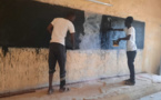 Tchad : des bénévoles redonnent vie aux tableaux dans les salles de classe d'Ati