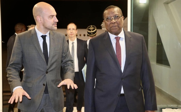 Tchad : le ministre des Affaires étrangères de France se rend à la frontière soudanaise