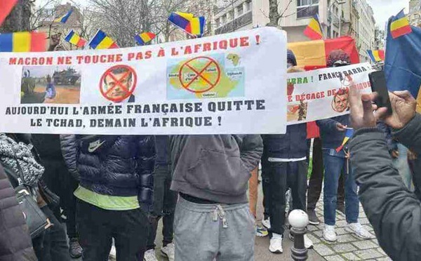 Manifestation à Paris  par la diaspora tchadienne en soutien au Maréchal Mahamat Déby : 37 manifestants arrêtés