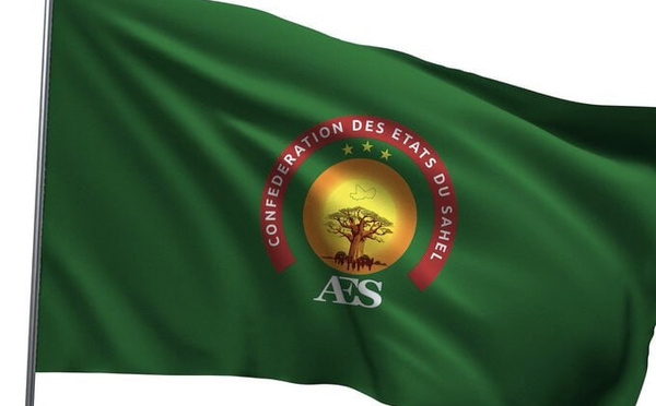 Bamako : Lancement officiel du drapeau de la Confédération des États du Sahel