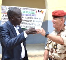 Tchad - Abéché : Réfection d'une école primaire par la Force Française au Sahel