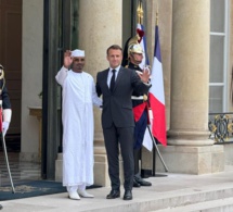 Tchad - France : Le Président Mahamat Deby accueilli chaleureusement sur le perron de l’Élysée