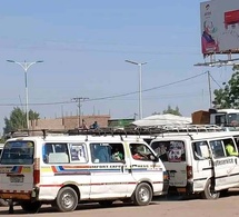 Tchad : à N’Djamena, un apprenti de minibus menace une cliente avec une arme blanche pour 50 francs